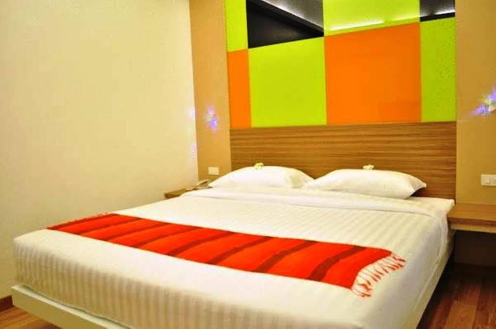Studio Asoke Банкок Екстериор снимка